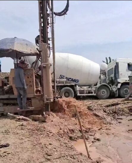 枝江岩石井施工